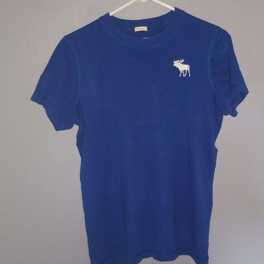 《Abercrombie & Fitch》 T shirt